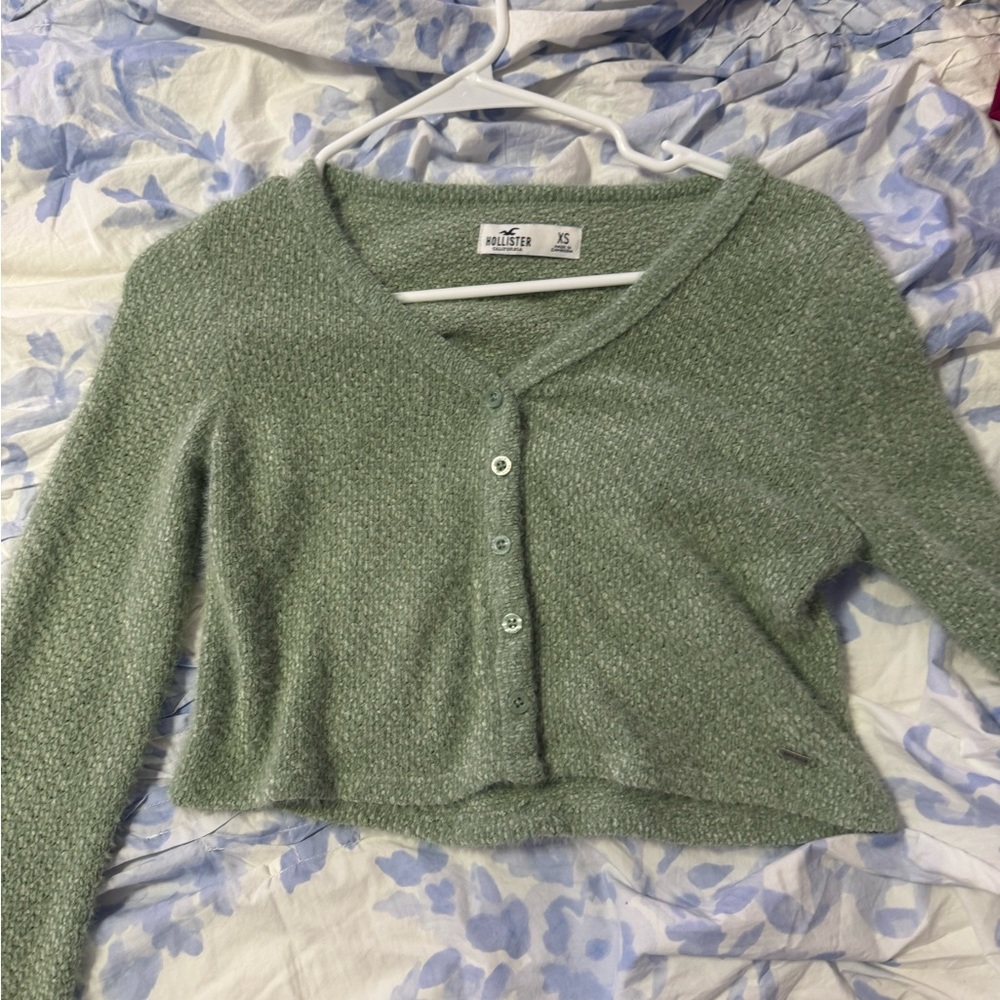cropped holister sweater